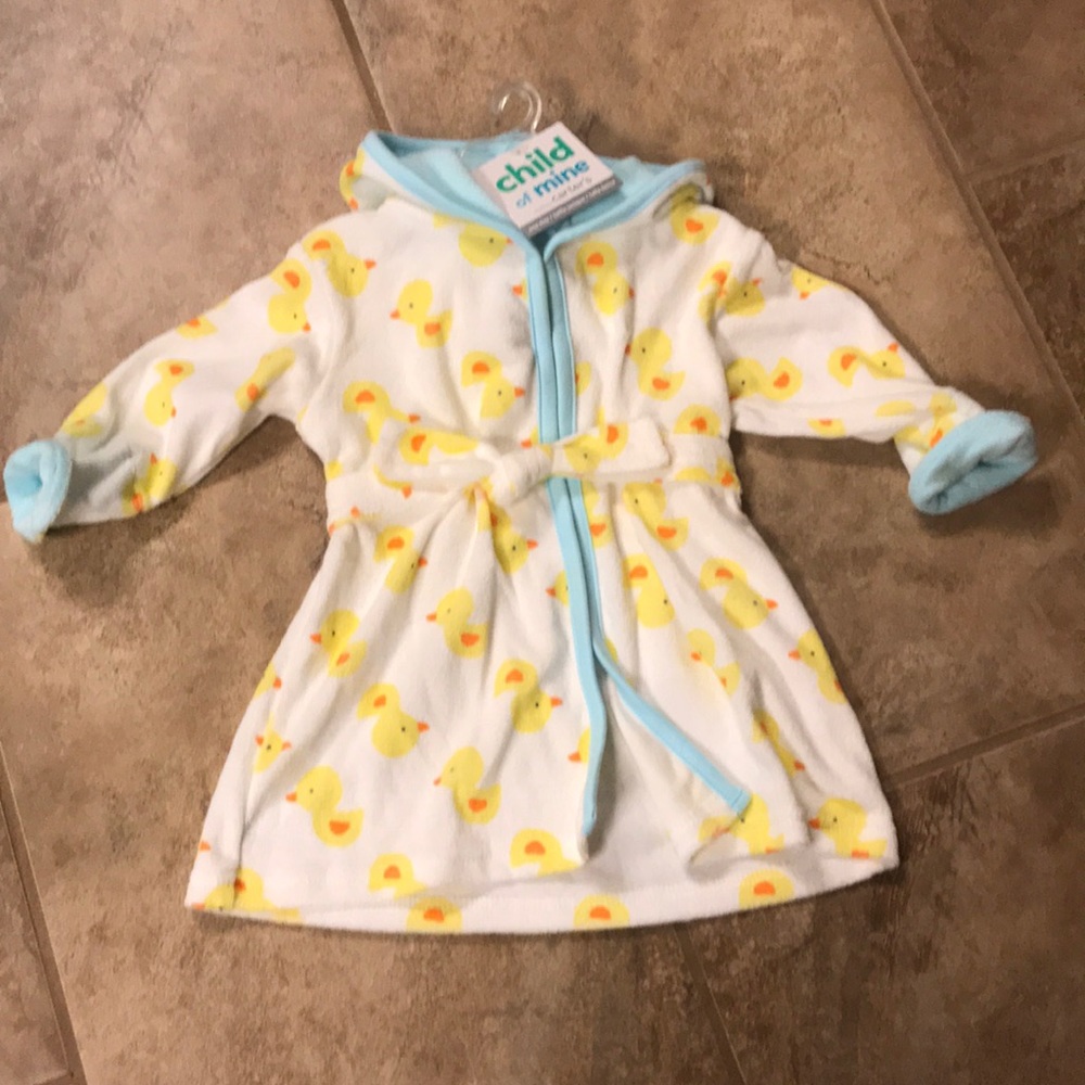 NWT robe one size fits all.